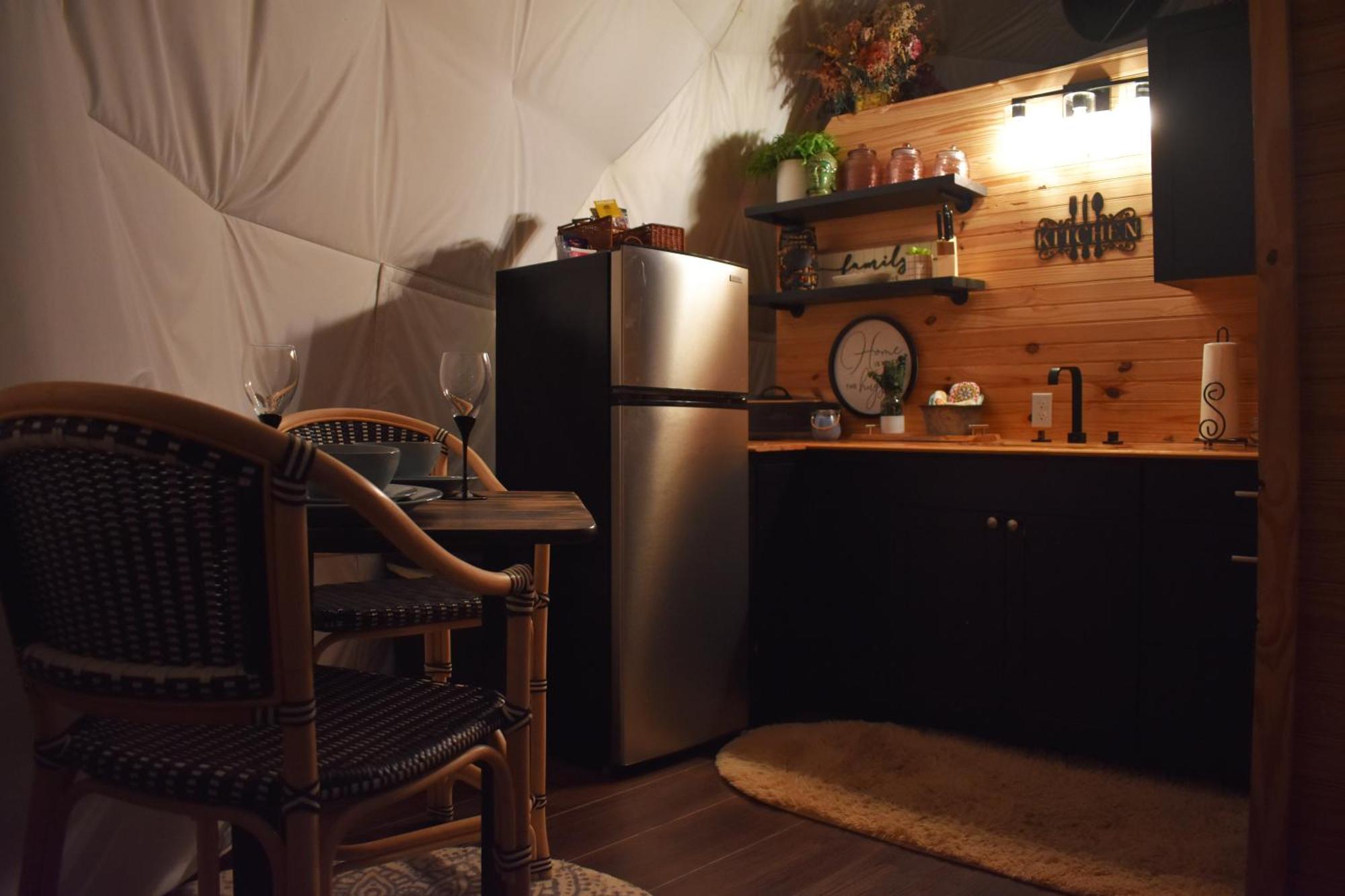 Waterfront Luxury Glamping Dome Hotel Rogersville Exterior foto
